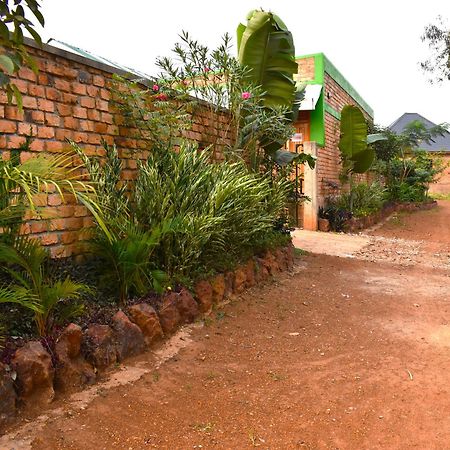Iziba Lodge - Hoima Екстер'єр фото