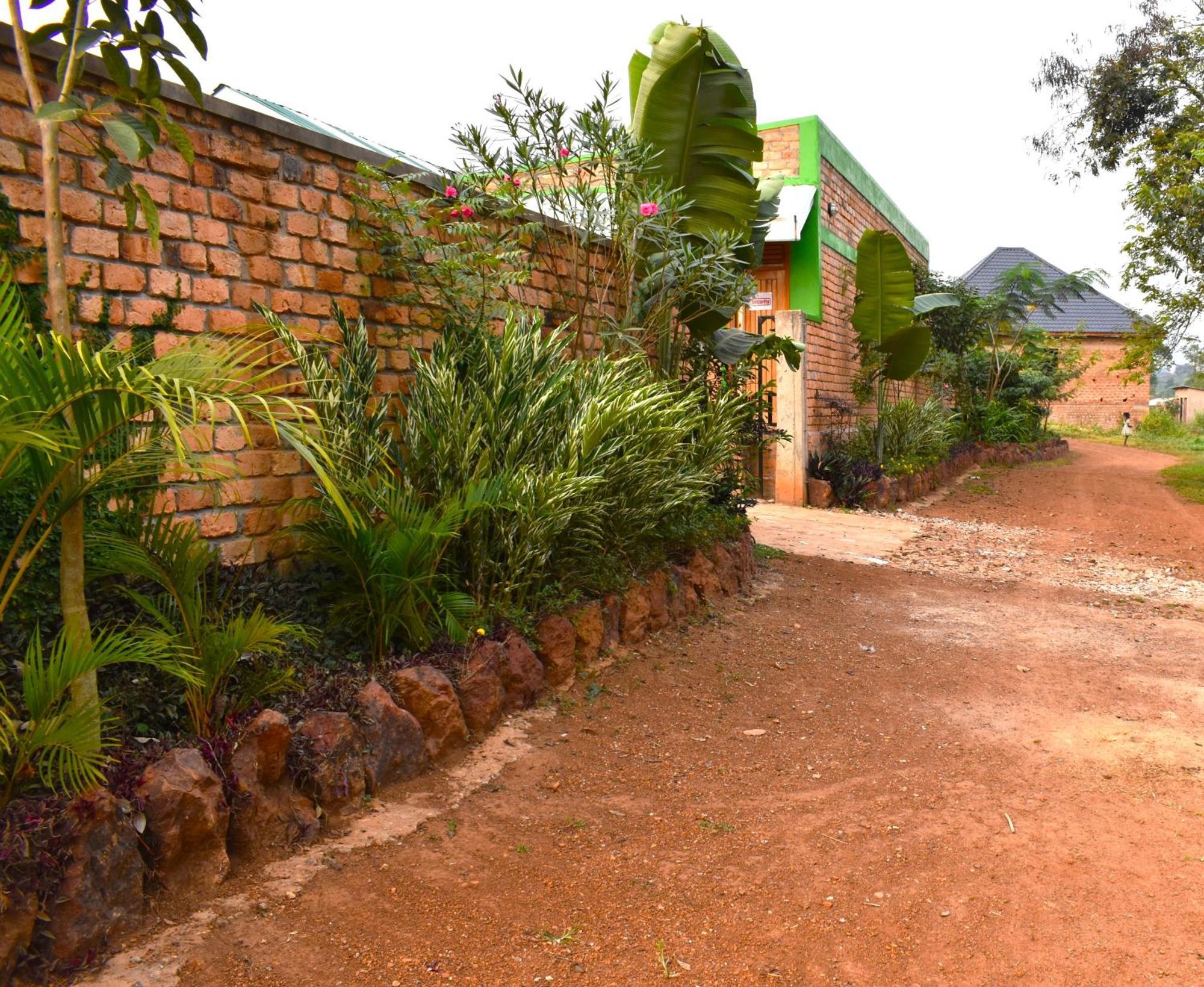 Iziba Lodge - Hoima Екстер'єр фото